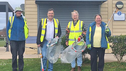 Picture of starcross litter pick