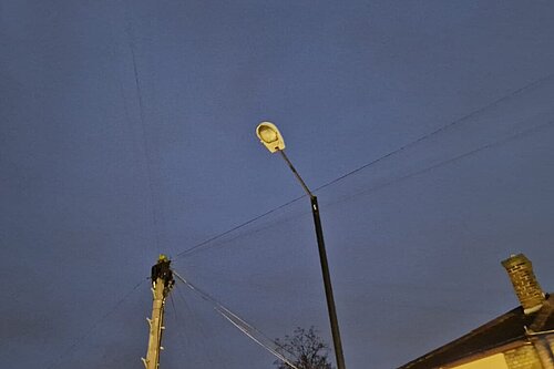 Broken Streeth Light on Francis Road