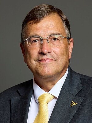 official portrait of Martin Wrigley