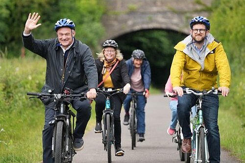 Freddie and Ed Davey on the Phoenix Trail in Thame during his visit