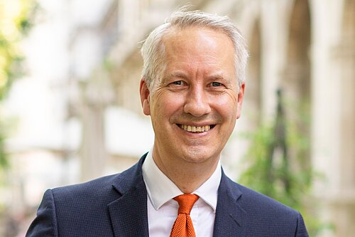 Gideon Amos Gideon Amos