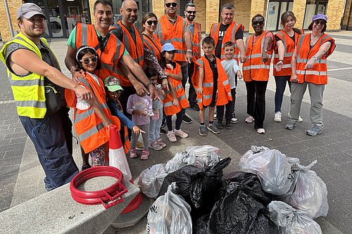 litter pick around Brooklands Square, August 2025