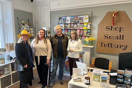 Roz Savage MP with Cllr Ian Watson at Shop Small Tetbury