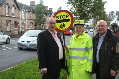 Cllrs Connett & Dewhirst at the Avenue with School Crossing Patrol